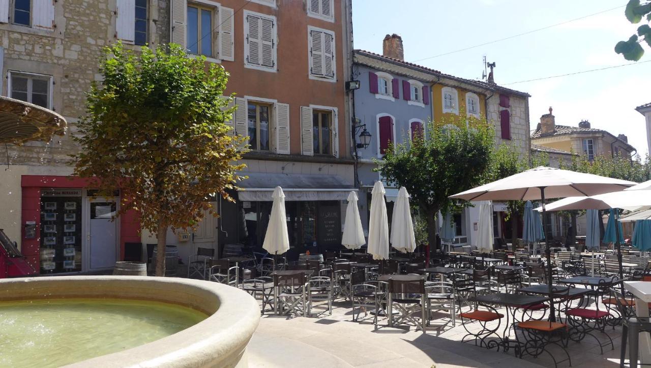 Appartement Studio - Fontaine à Saint-Paul-Trois-Châteaux Extérieur photo